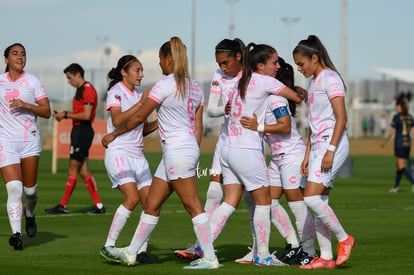 festejo de gol de Cinthya Peraza, Cinthya Peraza, Nancy Quiñ | Santos vs Pumas J13 A2021 Liga MX femenil