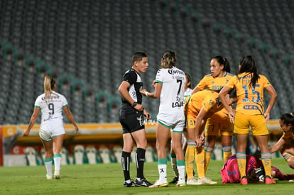 expulsión de Alexia Villanueva | Santos vs Tigres J17 A2021 Liga MX femenil