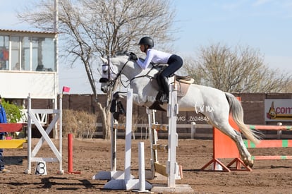 Ma. Teresa Anaya | Salto ecuestre Las Brisas