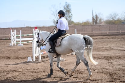 Ma. Teresa Anaya | Salto ecuestre Las Brisas