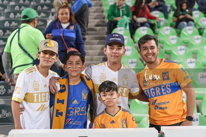 afiición tigre en el Corona | Guerreros del Santos Laguna vs Tigres UANL J1 C2023 Liga MX