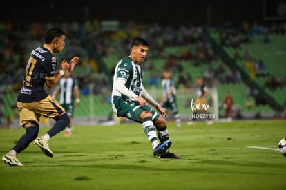 Leonardo Suárez, Emmanuel Echeverría | Santos Laguna vs Pumas UNAM J2