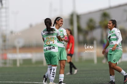 festejan gol, Paulina Peña, Maika Albéniz | Santos vs Tijuana femenil J15 sub 19