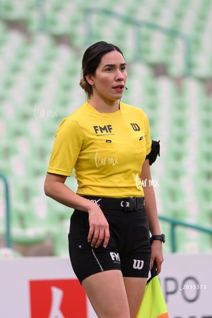 Melanie Villavicencio, árbitro | Santos Laguna vs Chivas Guadalajara femenil