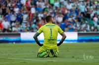 Jonathan Orozco, después de que le meten gol