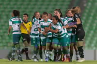 Celebración de gol de Arlett Tovar 4