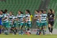 Celebración de gol de Arlett Tovar 4