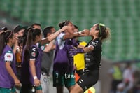 Celebración de gol de Yahaira Flores 8