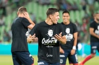 Con playera de Celso Piña, jugadores de Monterrey