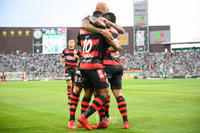 Festejo de gol de Tijuana, gol de Miler Bolaños