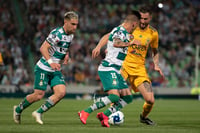 Foto André-pierre Gignac, Fernando Gorriarán, Brian Lozano