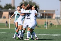 Festejo de gol de Britany Hernandez, Britany Hernández