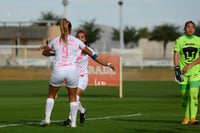 festejo de gol de Cinthya Peraza, Melany Villeda, Cinthya Pe