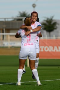 festejo de gol de Cinthya Peraza, Cinthya Peraza, Alexia Vil