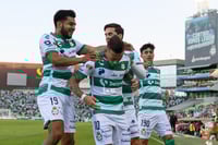 Festejo de gol Brian Lozano, Brian Lozano, Eduardo Aguirre