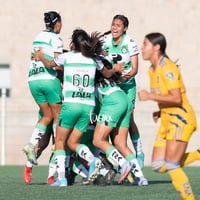 Del gol de Paulina, Ailin Serna, Paulina Peña