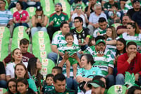 Afición en el Estadio Corona