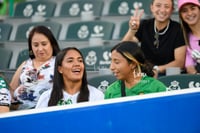 Afición en el Estadio Corona