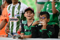 Afición en el Estadio Corona