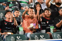 Afición en el Estadio Corona