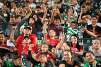 Afición en el Estadio Corona