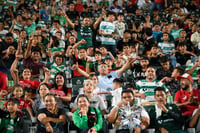 Afición en el Estadio Corona