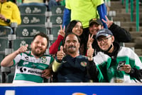 Afición en el Estadio Corona