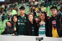 Afición en el Estadio Corona