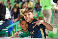 Afición en el Estadio Corona