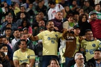 Afición en el Estadio Corona