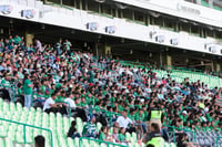 Afición en el Estadio Corona