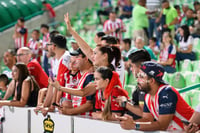 Afición en el Estadio Corona