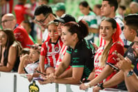 Afición en el Estadio Corona