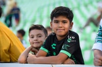 Afición en el Estadio Corona