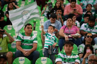 Afición en el Estadio Corona