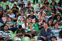 Afición en el Estadio Corona