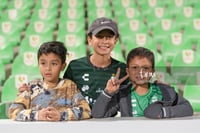 Afición en el Estadio Corona