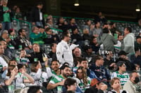 Afición en el Estadio Corona