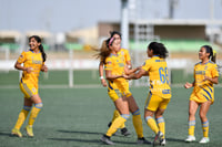 Celebran gol