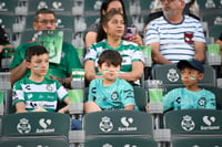 afición en el Estadio Corona