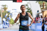 Foto Roberto Zamora, campeón 5K, Bengalas