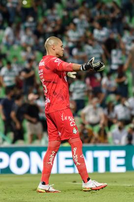 festeja gol de Brian Lozano, Manuel Lajud @tar.mx