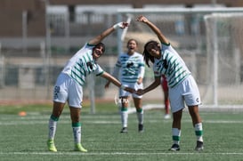 Celebran gol de Paulina Peña, Paulina Peña, Judith Félix @tar.mx