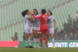 Celebran gol de Alexia, Hannia De Avila, Karyme Martínez, Lo @tar.mx