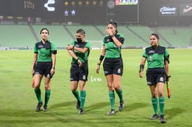 árbitros Santos vs FC Juárez femenil @tar.mx