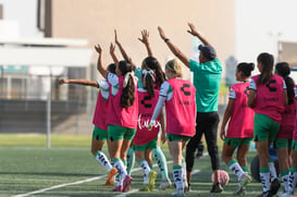 Celebra gol de Britany @tar.mx