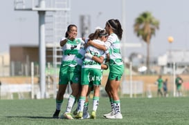 Celebran gol de Nadia @tar.mx