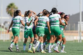 Celebran gol de Nadia @tar.mx