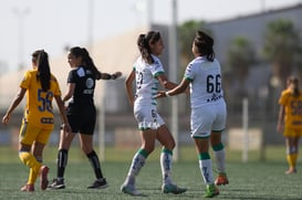 Celebran gol de Novella, Yessenia Novella @tar.mx