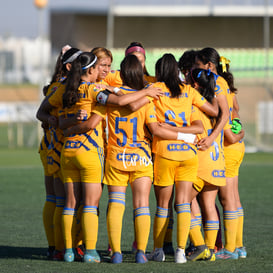 Equipo Tigres UANL femenil sub 18, Deiry Ramírez, Natalia Mu @tar.mx